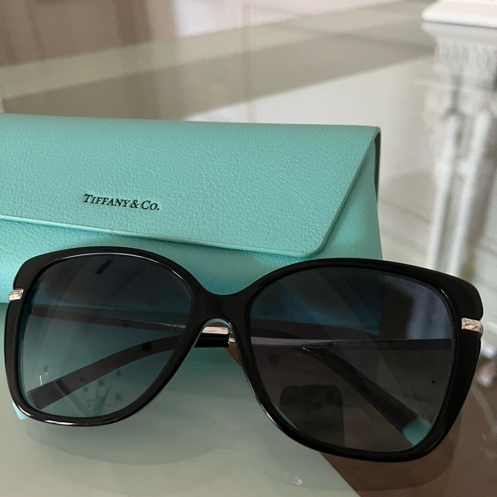 Tiffany polarized sunglasses still in store